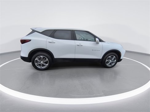 Used 2023 Chevrolet Blazer LT image 9