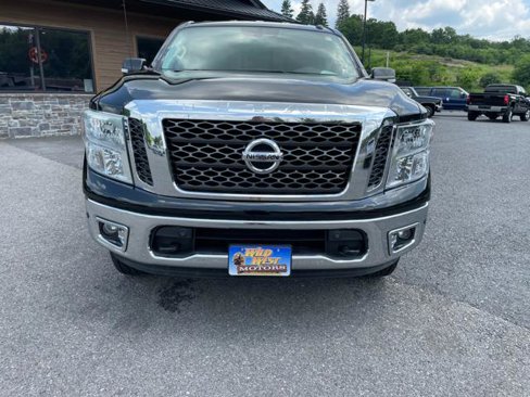 Used 2017 Nissan Titan SV image 12
