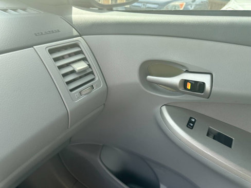 Used 2010 Toyota Corolla LE image 19