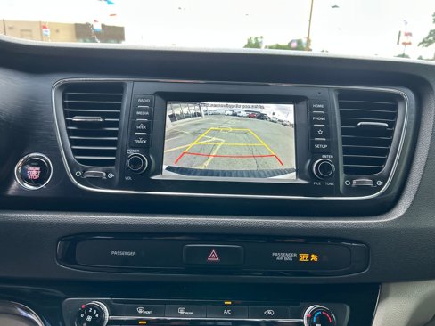 Used 2019 Kia Sedona EX image 17