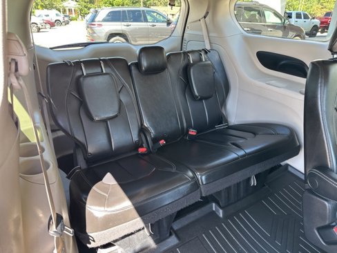 Used 2021 Chrysler Voyager Lxi image 48