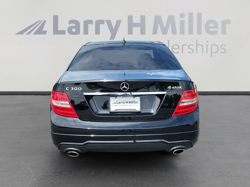 Used 2014 Mercedes-Benz C 300 4MATIC Sedan image 4