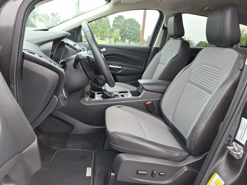 Used 2018 Ford Escape SE w/ SE Sport Appearance Package image 15