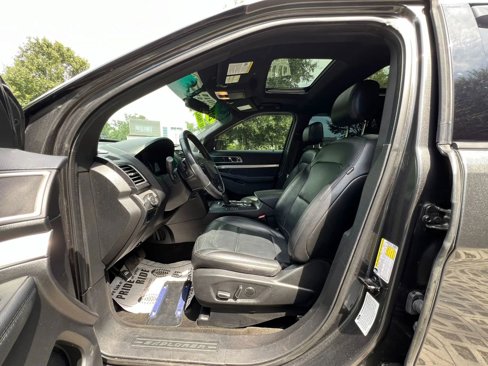 Used 2016 Ford Explorer XLT w/ Equipment Group 202A image 10