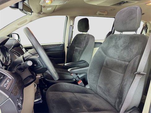 Used 2019 Dodge Grand Caravan SE image 18