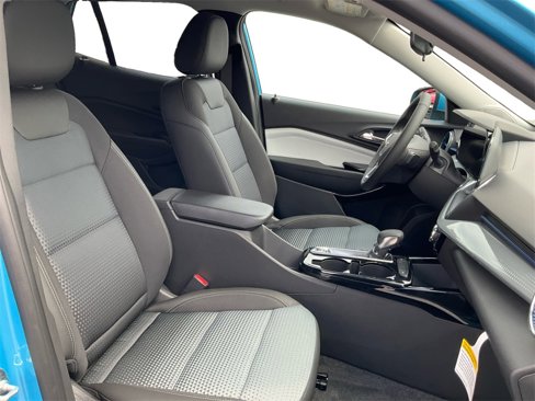 New 2025 Chevrolet Trax LT w/ Driver Confidence Package image 24
