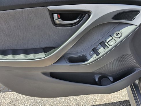 Used 2013 Hyundai Elantra Limited w/ Technology Pkg image 23