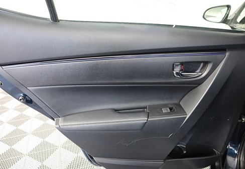 Used 2018 Toyota Corolla SE image 23
