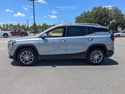 Used 2024 GMC Terrain SLT image 7