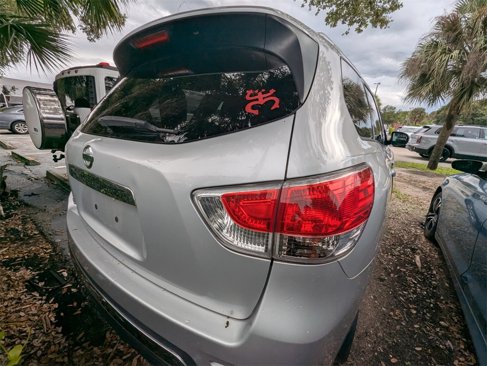 Used 2015 Nissan Pathfinder S image 18