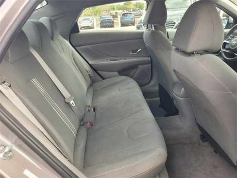 Used 2021 Hyundai Elantra SEL image 12