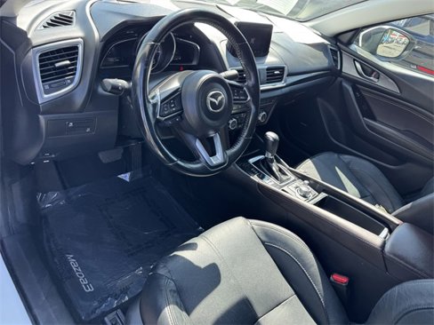 Used 2018 MAZDA MAZDA3 Grand Touring image 10