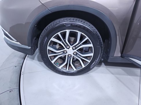 Used 2017 Mitsubishi Outlander ES image 25