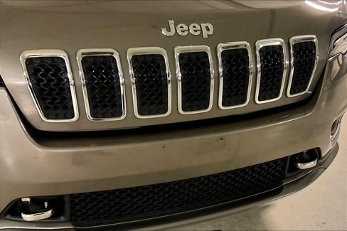 Used 2019 Jeep Cherokee Overland w/ Heavy Duty Protection Group image 30
