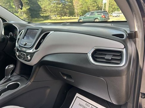 Used 2020 Chevrolet Equinox LS w/ LS Convenience Package image 32