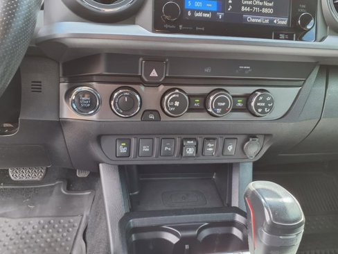 Used 2019 Toyota Tacoma TRD Off-Road image 24