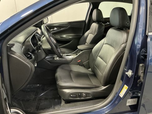 Used 2020 Chevrolet Malibu LT w/ Leather Package image 21