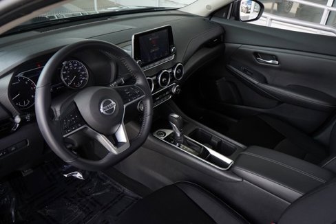 Used 2021 Nissan Sentra SV image 2