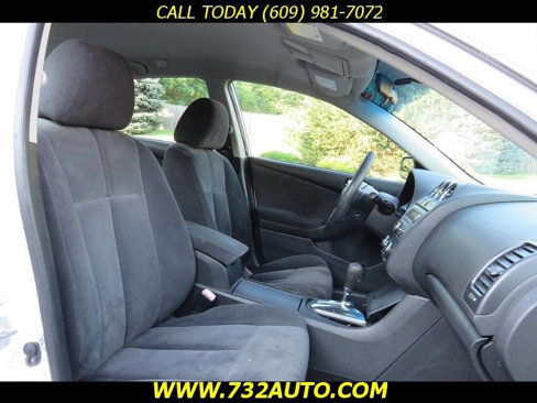 Used 2010 Nissan Altima Hybrid Sedan image 7