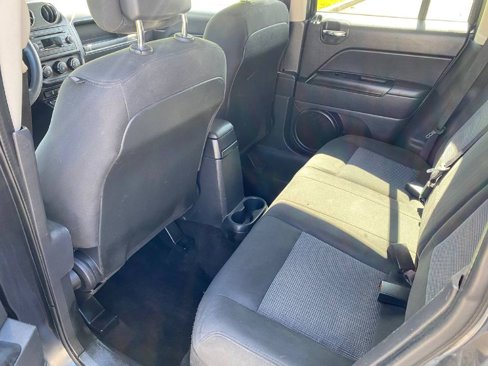 Used 2014 Jeep Patriot Sport image 9