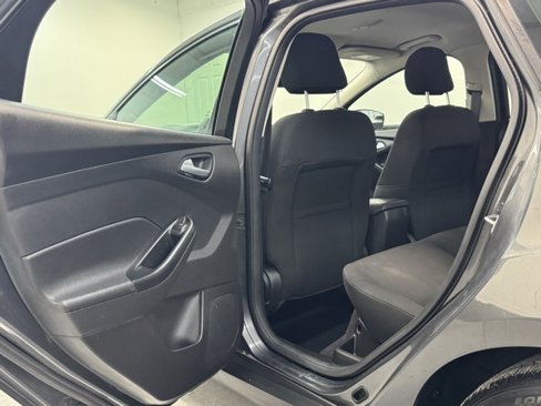 Used 2017 Ford Focus SE image 28