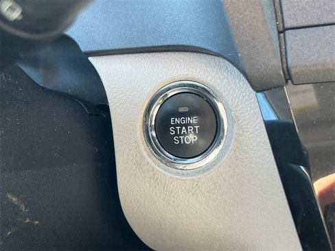 Used 2020 Toyota Sienna XLE image 32