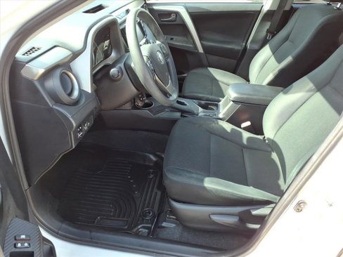 Used 2015 Toyota RAV4 LE image 4