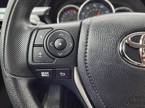 Used 2016 Toyota Corolla image 23