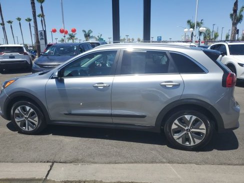 Used 2022 Kia Niro EX image 8