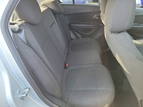 Used 2022 Chevrolet Trax LS w/ Tint and Cruise Package image 17