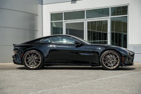 New 2025 Aston Martin V8 Vantage Coupe image 7