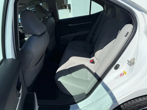 Used 2019 Toyota Camry SE image 11