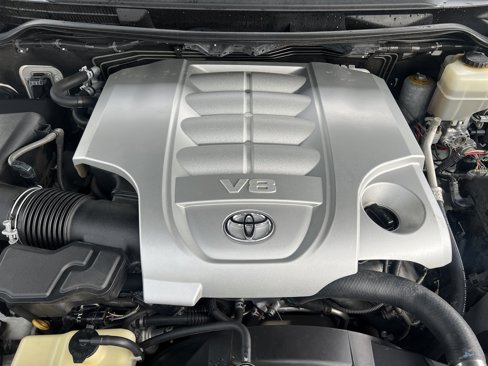 Used 2014 Toyota Land Cruiser image 11