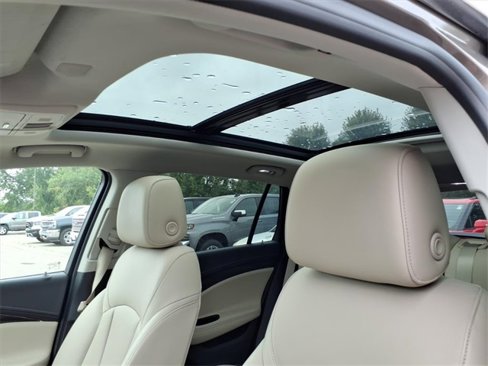 Used 2019 Buick Envision Premium image 19