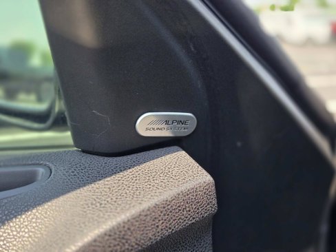 Used 2017 Chrysler 300 C image 38