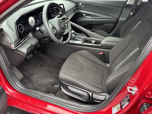 Used 2023 Hyundai Elantra SEL w/ Convenience Package image 16