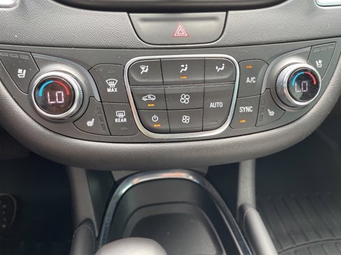 Used 2022 Chevrolet Malibu Premier image 28