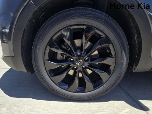 Used 2020 Kia Sorento EX image 9