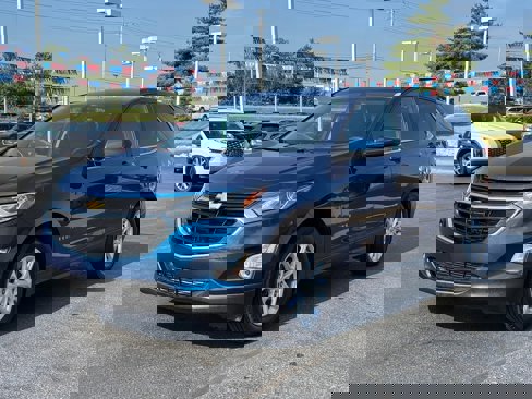 Used 2020 Chevrolet Equinox LT w/ LPO, Floor Liner Package image 1