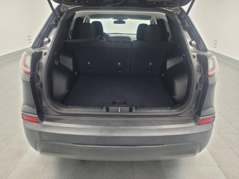 Used 2019 Jeep Cherokee Latitude w/ Popular Appearance Group image 29