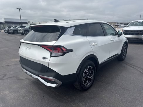 Used 2024 Kia Sportage LX image 3