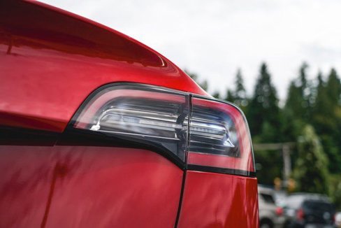 Used 2018 Tesla Model 3 Long Range image 4
