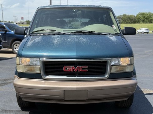 Used 1998 GMC Safari SLE image 2