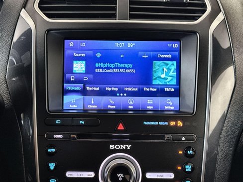 Used 2018 Ford Explorer Limited image 18