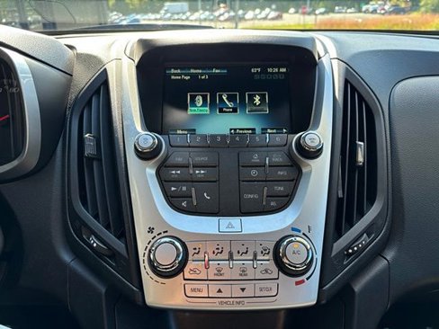 Used 2017 Chevrolet Equinox LT image 25