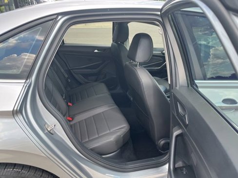 Certified 2021 Volkswagen Jetta SE image 30