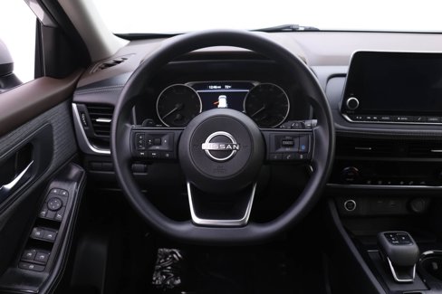 Used 2023 Nissan Rogue SV image 12