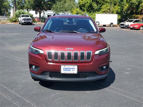 Used 2019 Jeep Cherokee Latitude w/ Cold Weather Group image 2