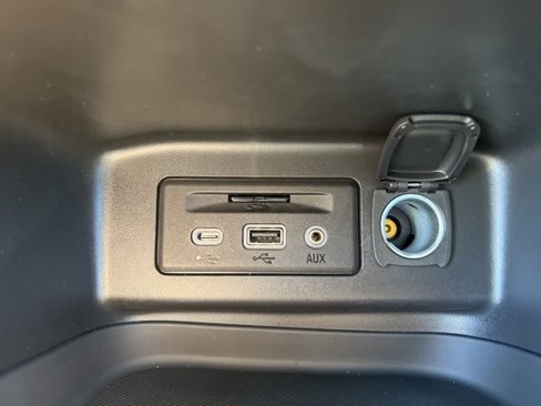 Used 2020 Chevrolet Equinox LT image 18