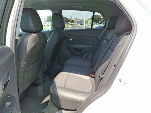 Certified 2022 Chevrolet Trax LT w/ LT Convenience Package image 10
